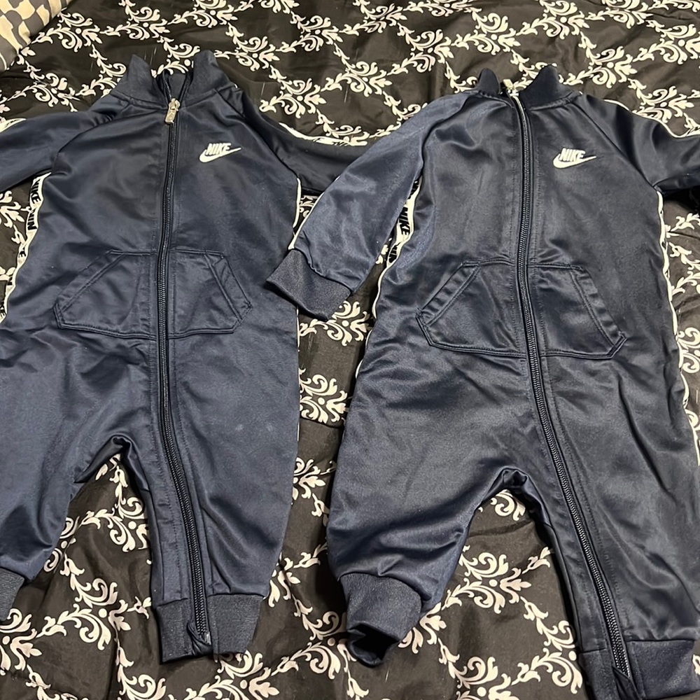 Matching set for twins